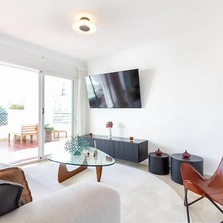 Apartment Marbella Banus Suites - Banus - Terrazas De Banus Urb- Premium 2Br - 2Ba - Redecorated - Brand-New Furniture - Outdoor Terrace - Heart Of Puerto Banus - Steps From Marina, Beach & El Corte Ing Luxury Shopping - Pools & Garden Solarium- Ideal For Fami *