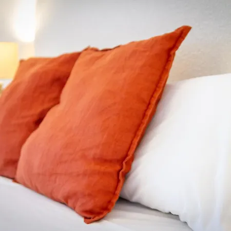 Apartment Marbella Banus Suites - Banus - Terrazas De Banus Urb- Premium 2Br - 2Ba - Redecorated - Brand-New Furniture - Outdoor Terrace - Heart Of Puerto Banus - Steps From Marina, Beach & El Corte Ing Luxury Shopping - Pools & Garden Solarium- Ideal For Fami