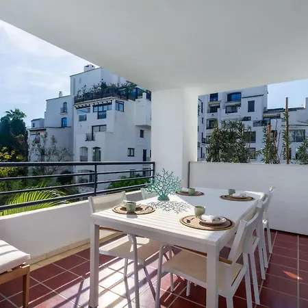 Marbella Banus Suites - Banus - Terrazas De Banus Urb- Premium 2Br - 2Ba - Redecorated - Brand-New Furniture - Outdoor Terrace - Heart Of Puerto Banus - Steps From Marina, Beach & El Corte Ing Luxury Shopping - Pools & Garden Solarium- Ideal For Fami Apartment Marbella