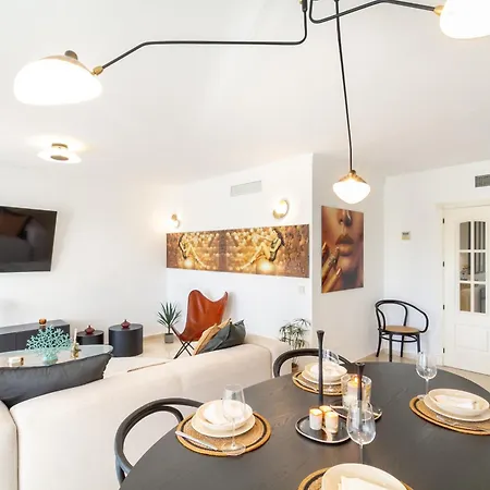 Marbella Banus Suites - Banus - Terrazas De Banus Urb- Premium 2Br - 2Ba - Redecorated - Brand-New Furniture - Outdoor Terrace - Heart Of Puerto Banus - Steps From Marina, Beach & El Corte Ing Luxury Shopping - Pools & Garden Solarium- Ideal For Fami