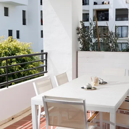 Banus - Banus - Terrazas De Banus Urb- Premium 2br - 2ba - Redecorated - Brand-new Furniture - Outdoor Terrace - Heart Of Puerto Banus - Steps From Marina, & El Corte Ing Luxury Shopping - Pools & Garden Solarium- Ideal For Fami アパート