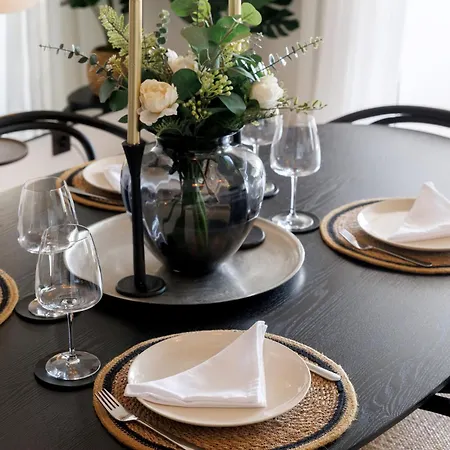 アパート Banus - Banus - Terrazas De Banus Urb- Premium 2br - 2ba - Redecorated - Brand-new Furniture - Outdoor Terrace - Heart Of Puerto Banus - Steps From Marina, & El Corte Ing Luxury Shopping - Pools & Garden Solarium- Ideal For Fami