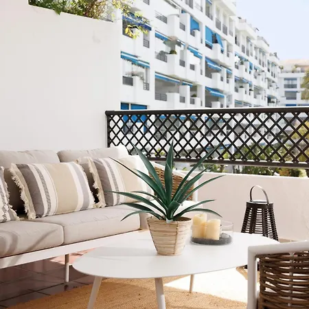 アパート Banus - Banus - Terrazas De Banus Urb- Premium 2br - 2ba - Redecorated - Brand-new Furniture - Outdoor Terrace - Heart Of Puerto Banus - Steps From Marina, & El Corte Ing Luxury Shopping - Pools & Garden Solarium- Ideal For Fami *
