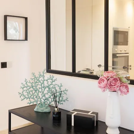 Banus - Banus - Terrazas De Banus Urb- Premium 2br - 2ba - Redecorated - Brand-new Furniture - Outdoor Terrace - Heart Of Puerto Banus - Steps From Marina, & El Corte Ing Luxury Shopping - Pools & Garden Solarium- Ideal For Fami
