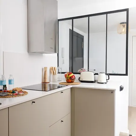 アパート Banus - Banus - Terrazas De Banus Urb- Premium 2br - 2ba - Redecorated - Brand-new Furniture - Outdoor Terrace - Heart Of Puerto Banus - Steps From Marina, & El Corte Ing Luxury Shopping - Pools & Garden Solarium- Ideal For Fami *