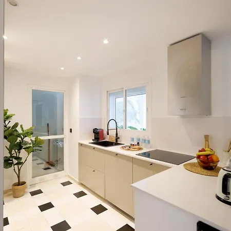 Banus - Banus - Terrazas De Banus Urb- Premium 2br - 2ba - Redecorated - Brand-new Furniture - Outdoor Terrace - Heart Of Puerto Banus - Steps From Marina, & El Corte Ing Luxury Shopping - Pools & Garden Solarium- Ideal For Fami アパート