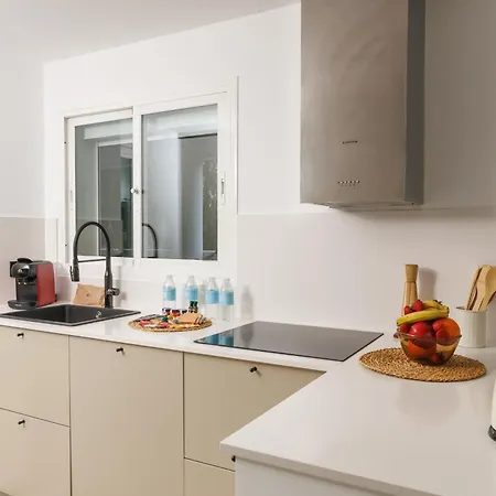 アパート Banus - Banus - Terrazas De Banus Urb- Premium 2br - 2ba - Redecorated - Brand-new Furniture - Outdoor Terrace - Heart Of Puerto Banus - Steps From Marina, & El Corte Ing Luxury Shopping - Pools & Garden Solarium- Ideal For Fami *