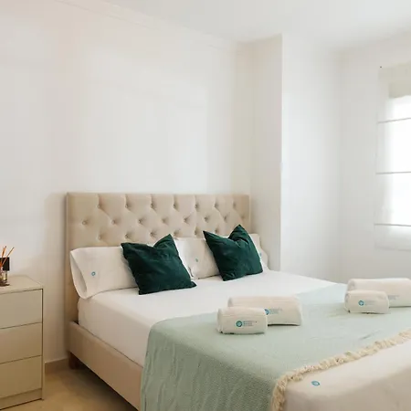 Banus - Banus - Terrazas De Banus Urb- Premium 2br - 2ba - Redecorated - Brand-new Furniture - Outdoor Terrace - Heart Of Puerto Banus - Steps From Marina, & El Corte Ing Luxury Shopping - Pools & Garden Solarium- Ideal For Fami