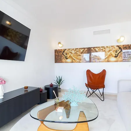 Apartamento Marbella Banus Suites - Banus - Terrazas De Banus Urb- Premium 2Br - 2Ba - Redecorated - Brand-New Furniture - Outdoor Terrace - Heart Of Puerto Banus - Steps From Marina, Beach & El Corte Ing Luxury Shopping - Pools & Garden Solarium- Ideal For Fami