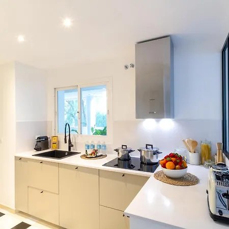 Apartamento Marbella Banus Suites - Banus - Terrazas De Banus Urb- Premium 2Br - 2Ba - Redecorated - Brand-New Furniture - Outdoor Terrace - Heart Of Puerto Banus - Steps From Marina, Beach & El Corte Ing Luxury Shopping - Pools & Garden Solarium- Ideal For Fami Marbella