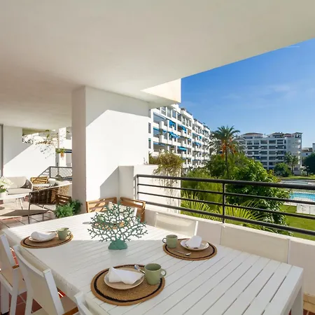 Marbella Banus Suites - Banus - Terrazas De Banus Urb- Premium 2Br - 2Ba - Redecorated - Brand-New Furniture - Outdoor Terrace - Heart Of Puerto Banus - Steps From Marina, Beach & El Corte Ing Luxury Shopping - Pools & Garden Solarium- Ideal For Fami Apartamento Marbella